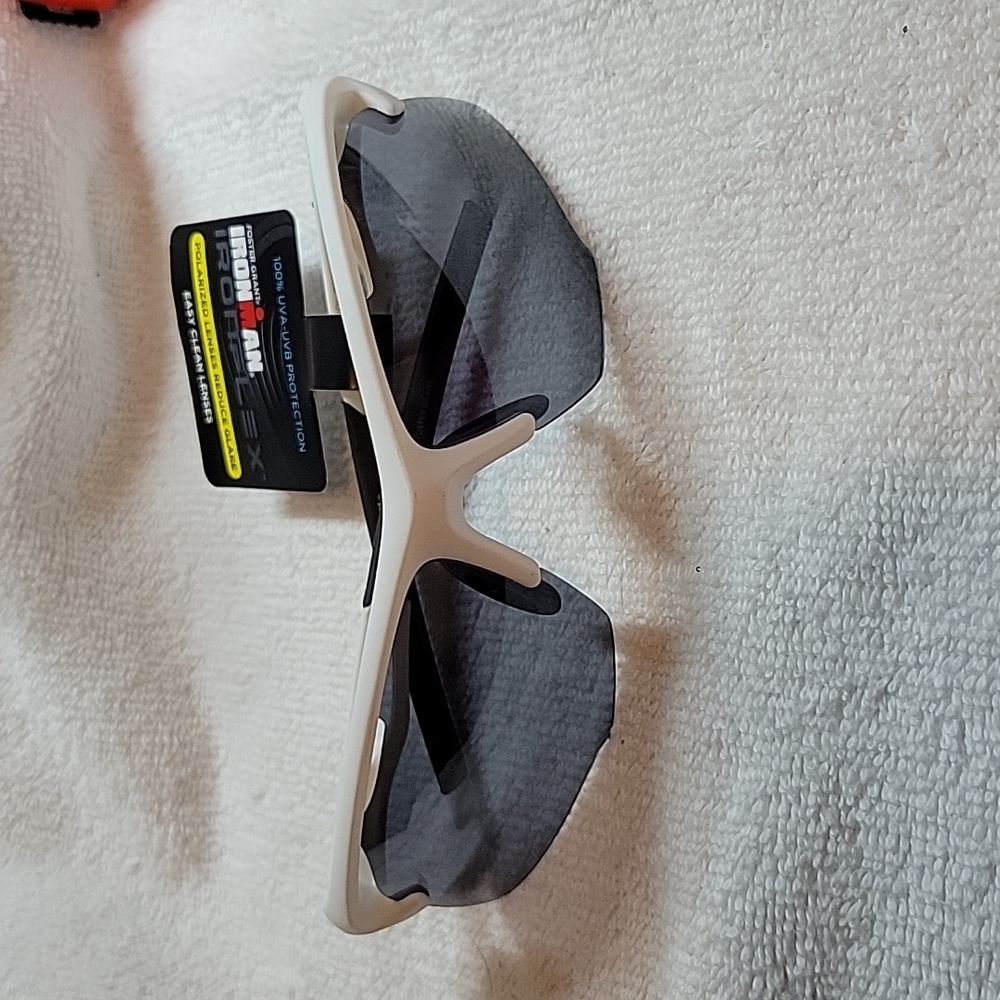 NWT Foster Grant Ironman Ironflex sunglasses